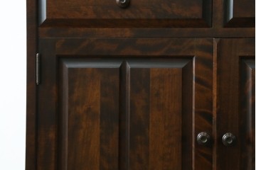 中古　北海道民芸家具　HM160K　美しい木肌とシックな佇まいが魅力的なキャビネット　(R-084237)