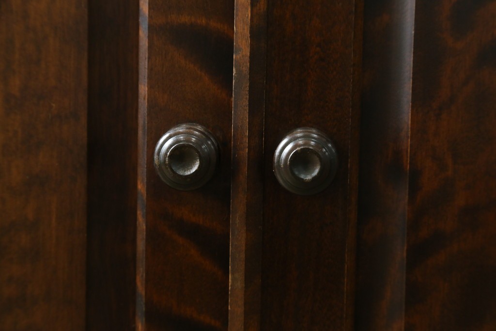 中古　北海道民芸家具　HM160K　美しい木肌とシックな佇まいが魅力的なキャビネット　(R-084237)