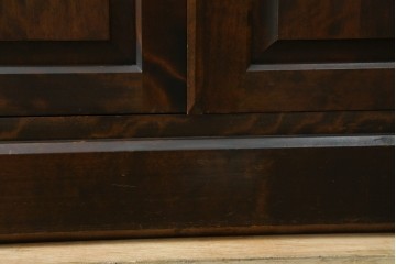 中古　北海道民芸家具　HM160K　美しい木肌とシックな佇まいが魅力的なキャビネット　(R-084237)