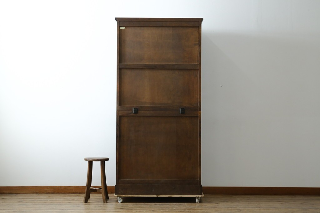 中古　北海道民芸家具　HM160K　美しい木肌とシックな佇まいが魅力的なキャビネット　(R-084237)