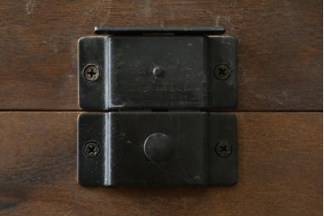 中古　北海道民芸家具　HM160K　美しい木肌とシックな佇まいが魅力的なキャビネット　(R-084237)