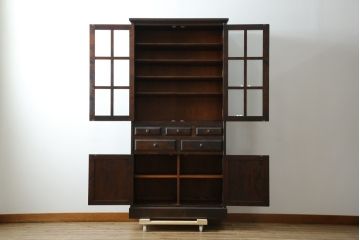 中古　北海道民芸家具　HM160K　美しい木肌とシックな佇まいが魅力的なキャビネット(食器棚、収納棚、戸棚、カップボード、飾り棚、本箱、バラ売り可能)(R-084237)