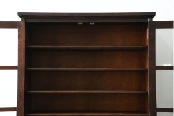 中古　美品　北海道民芸家具　脚(台輪)付きリメイク　シックな色合いで落ち着いた空間を演出するサイドキャビネット(サイドボード、収納棚、戸棚、食器棚、カップボード)(R-084238)