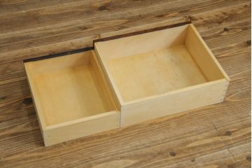 中古　美品　北海道民芸家具　天板リメイク　シックな色合いで落ち着いた空間を演出するサイドキャビネット(サイドボード、収納棚、戸棚)(R-084239)