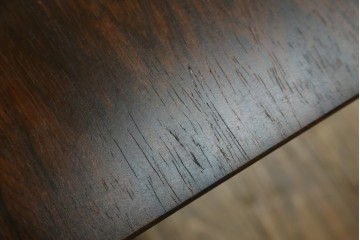 デンマークビンテージ　美しい木目が印象的なローズウッド材のエクステンションセンターテーブル　(R-084242)
