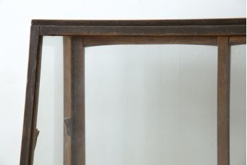 和製アンティーク　人気の台形型!!　引き出し付き　栗材木枠のガラスケース(ショーケース、陳列棚、店舗什器)(R-084245)