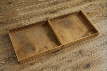 和製アンティーク　人気の台形型!!　引き出し付き　栗材木枠のガラスケース(ショーケース、陳列棚、店舗什器)(R-084245)