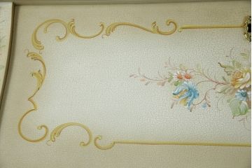 中古　美品　イタリア高級家具　ノバパルク(NOVAPLAK)　ロココ調の装飾がかわいらしいライティングビューロー(机、デスク、在宅用、在宅ワーク用、ワークデスク、引き出し)(定価約97万円)(R-084246)