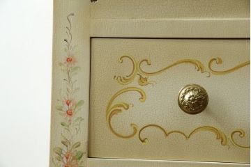 中古　美品　イタリア高級家具　ノバパルク(NOVAPLAK)　ロココ調の装飾がかわいらしいライティングビューロー(机、デスク、在宅用、在宅ワーク用、ワークデスク、引き出し)(定価約97万円)(R-084246)