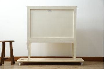 中古　美品　イタリア高級家具　ノバパルク(NOVAPLAK)　ロココ調の装飾がかわいらしいライティングビューロー(机、デスク、在宅用、在宅ワーク用、ワークデスク、引き出し)(定価約97万円)(R-084246)