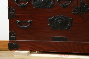 和製ビンテージ　職人手作り　工芸家具　三方欅(ケヤキ)材　美しい木地呂塗りの仙台小箪笥(仙台箪笥、衣装箪笥、収納箪笥、引き出し、ヴィンテージ)(R-084247)