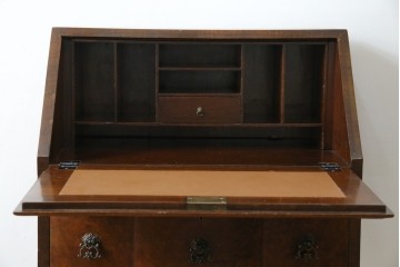 イギリスアンティーク　希少サイズ　ウォールナットの杢目が美しい小振りなライティングビューロー　(R-084248)