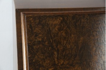 イギリスアンティーク　希少サイズ　ウォールナットの杢目が美しい小振りなライティングビューロー　(R-084248)