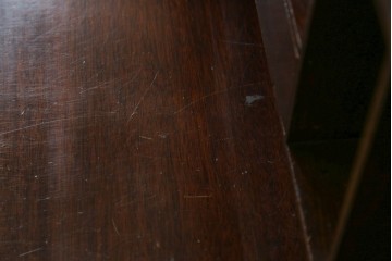 イギリスアンティーク　希少サイズ　ウォールナットの杢目が美しい小振りなライティングビューロー　(R-084248)