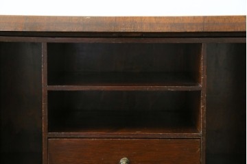 イギリスアンティーク　希少サイズ　ウォールナットの杢目が美しい小振りなライティングビューロー　(R-084248)