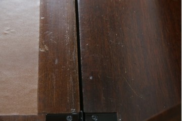 イギリスアンティーク　希少サイズ　ウォールナットの杢目が美しい小振りなライティングビューロー　(R-084248)