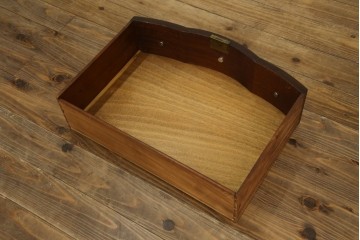 イギリスアンティーク　希少サイズ　ウォールナットの杢目が美しい小振りなライティングビューロー　(R-084248)