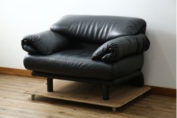 中古　美品　展示品　Poltromec(ポルトロメック)社　ジェミニシリーズ　レザー(本革)　1人掛けソファ(一人掛け、1Pソファ)(定価約30万円)(R-084249)