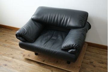 中古　美品　展示品　Poltromec(ポルトロメック)社　ジェミニシリーズ　レザー(本革)　1人掛けソファ(一人掛け、1Pソファ)(定価約30万円)(R-084249)