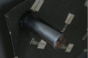 中古　美品　展示品　Poltromec(ポルトロメック)社　ジェミニシリーズ　レザー(本革)　1人掛けソファ(一人掛け、1Pソファ)(定価約30万円)(R-084249)