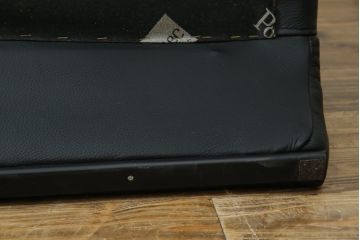 中古　美品　展示品　Poltromec(ポルトロメック)社　ジェミニシリーズ　レザー(本革)　1人掛けソファ(一人掛け、1Pソファ)(定価約30万円)(R-084249)