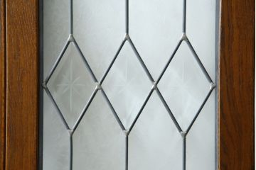 中古　美品　希少な廃番品　カントリーハウス　三連　クラシックな雰囲気と高級感のあるデザインが素敵なステンドグラス入りパーテーション(三越家具、衝立て、つい立て、3連、スクリーン)(R-084250)