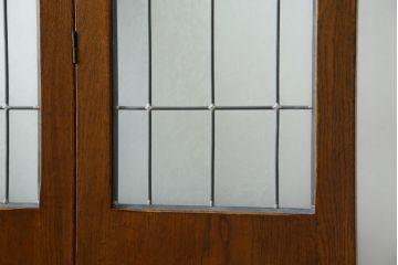 中古　美品　希少な廃番品　カントリーハウス　三連　クラシックな雰囲気と高級感のあるデザインが素敵なステンドグラス入りパーテーション(三越家具、衝立て、つい立て、3連、スクリーン)(R-084250)
