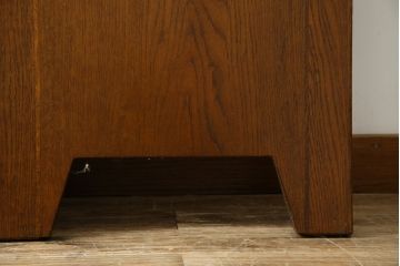 中古　美品　希少な廃番品　カントリーハウス　三連　クラシックな雰囲気と高級感のあるデザインが素敵なステンドグラス入りパーテーション(三越家具、衝立て、つい立て、3連、スクリーン)(R-084250)
