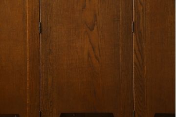 中古　美品　希少な廃番品　カントリーハウス　三連　クラシックな雰囲気と高級感のあるデザインが素敵なステンドグラス入りパーテーション(三越家具、衝立て、つい立て、3連、スクリーン)(R-084250)