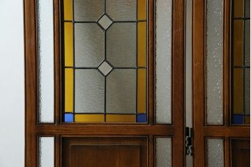 中古　美品　鮮やかで美しいステンドグラス入りの3連衝立て(つい立て、衝い立て、パーテーション、スクリーン、間仕切り、店舗什器)(R-084251)