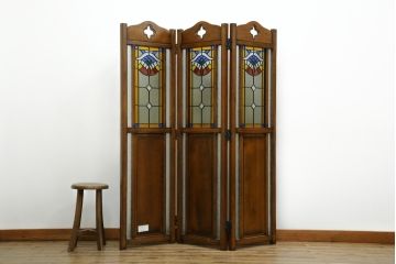 中古　美品　鮮やかで美しいステンドグラス入りの3連衝立て(つい立て、衝い立て、パーテーション、スクリーン、間仕切り、店舗什器)(R-084251)