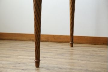 中古　DREXEL HERITAGE(ドレクセルヘリテイジ)　Tuscany Manor(タスカニー・マナー)　優雅な彫刻が上質なアンティーク空間を演出するダイニングテーブル(食卓、4人掛け、6人掛け)(R-084252)