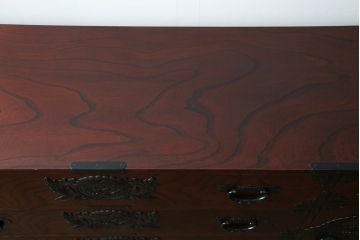 中古　美品!!　仙台民芸箪笥(仙台箪笥)　欅産業　凝ったつくりの大振りの金具が目を惹く漆塗りの仙台箪笥サイドボード(サイドチェスト、収納箪笥、衣装箪笥、引き出し)(R-084255)