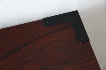 中古　美品!!　仙台民芸箪笥(仙台箪笥)　欅産業　凝ったつくりの大振りの金具が目を惹く漆塗りの仙台箪笥サイドボード　(R-084255)