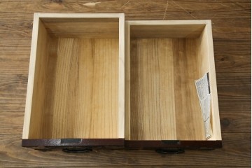 中古　美品!!　仙台民芸箪笥(仙台箪笥)　欅産業　凝ったつくりの大振りの金具が目を惹く漆塗りの仙台箪笥サイドボード　(R-084255)