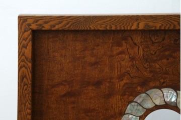 中古　超美品!!　総漆塗り　タモ材　一枚板　職人手作りの工芸家具　螺鈿(ラデン)細工の日輪紋様が存在感を放つ衝立て　定価約75万円　(R-084257)