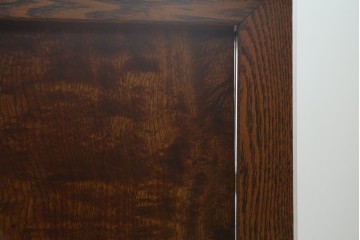 中古　超美品!!　総漆塗り　タモ材　一枚板　職人手作りの工芸家具　螺鈿(ラデン)細工の日輪紋様が存在感を放つ衝立て　定価約75万円　(R-084257)