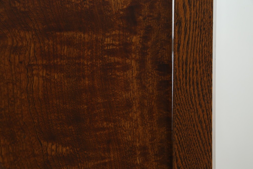 中古　超美品!!　総漆塗り　タモ材　一枚板　職人手作りの工芸家具　螺鈿(ラデン)細工の日輪紋様が存在感を放つ衝立て　定価約75万円　(R-084257)