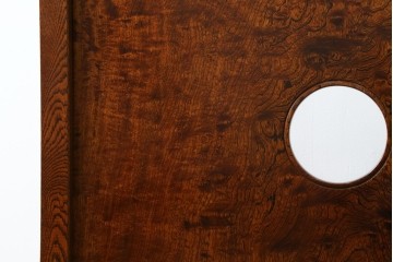 中古　超美品!!　総漆塗り　タモ材　一枚板　職人手作りの工芸家具　螺鈿(ラデン)細工の日輪紋様が存在感を放つ衝立て　定価約75万円　(R-084257)