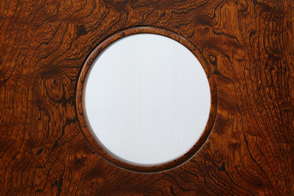 中古　超美品!!　総漆塗り　タモ材　一枚板　職人手作りの工芸家具　螺鈿(ラデン)細工の日輪紋様が存在感を放つ衝立て　定価約75万円　(R-084257)