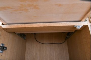 中古　CONDE HOUSE(カンディハウス)　オーク材の温もりとシンプルモダンなデザインが魅力のサイドキャビネット(サイドボード、戸棚、収納棚)(R-084258)