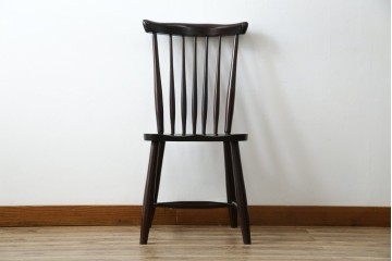 中古　美品!!　民芸家具　落ち着いた色味が上品な雰囲気を醸し出すウィンザーチェア(板座チェア、ダイニングチェア、アームレスチェア、椅子、イス)(R-084260)
