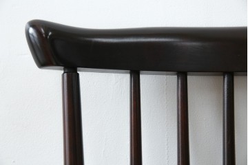 中古　美品!!　民芸家具　落ち着いた色味が上品な雰囲気を醸し出すウィンザーチェア(板座チェア、ダイニングチェア、アームレスチェア、椅子、イス)(R-084260)