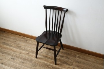 中古　美品!!　民芸家具　落ち着いた色味が上品な雰囲気を醸し出すウィンザーチェア(板座チェア、ダイニングチェア、アームレスチェア、椅子、イス)(R-084260)