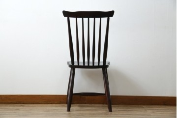 中古　美品!!　民芸家具　落ち着いた色味が上品な雰囲気を醸し出すウィンザーチェア(板座チェア、ダイニングチェア、アームレスチェア、椅子、イス)(R-084260)