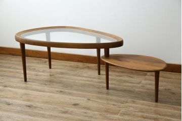 中古　KEYUCA(ケユカ)　希少な廃番品　ウォールナット材　補助天板付き　木の温もりとガラスの調和が美しいガラストップのローテーブル(センターテーブル、コーヒーテーブル、リビングテーブル)(R-084264)