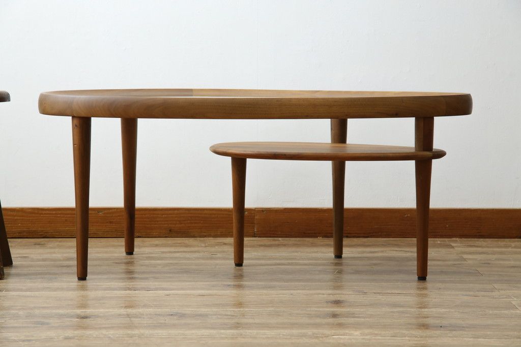 中古　KEYUCA(ケユカ)　希少な廃番品　ウォールナット材　補助天板付き　木の温もりとガラスの調和が美しいガラストップのローテーブル(センターテーブル、コーヒーテーブル、リビングテーブル)(R-084264)