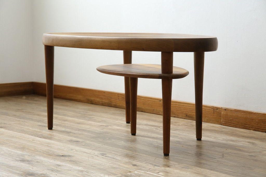 中古　KEYUCA(ケユカ)　希少な廃番品　ウォールナット材　補助天板付き　木の温もりとガラスの調和が美しいガラストップのローテーブル(センターテーブル、コーヒーテーブル、リビングテーブル)(R-084264)