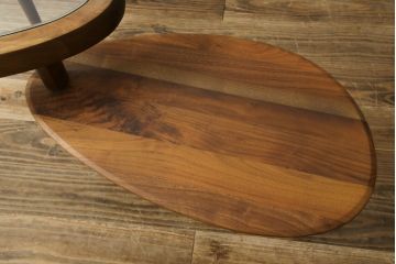 中古　KEYUCA(ケユカ)　希少な廃番品　ウォールナット材　補助天板付き　木の温もりとガラスの調和が美しいガラストップのローテーブル(センターテーブル、コーヒーテーブル、リビングテーブル)(R-084264)