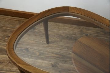 中古　KEYUCA(ケユカ)　希少な廃番品　ウォールナット材　補助天板付き　木の温もりとガラスの調和が美しいガラストップのローテーブル(センターテーブル、コーヒーテーブル、リビングテーブル)(R-084264)